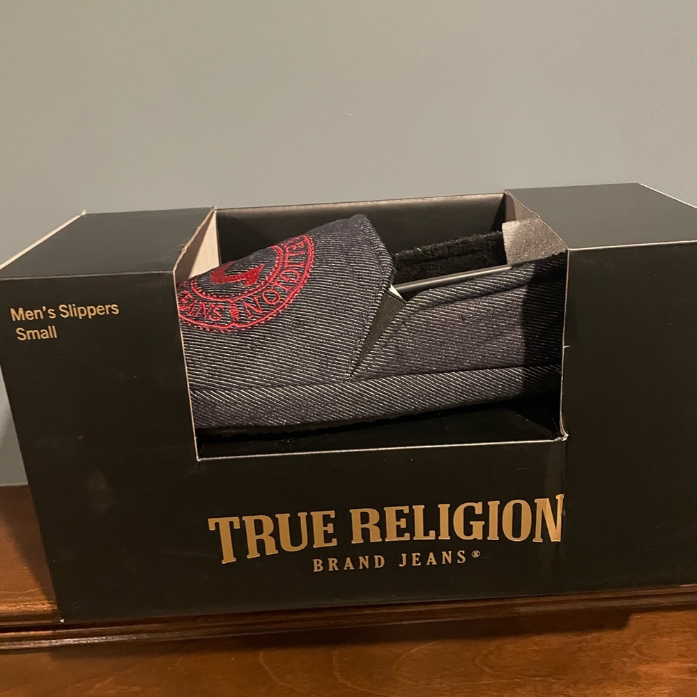 True Religion men slipper